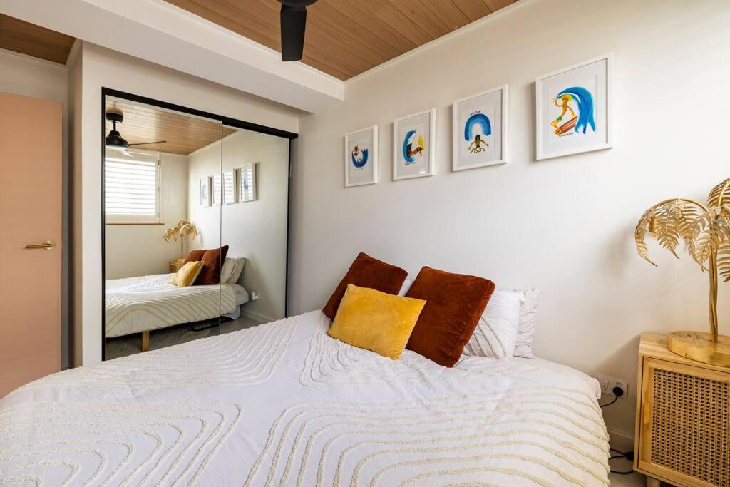Апартаменты Chic Beachside Getaway 2Br 2Bath Fully Equipped Голд-Кост Экстерьер фото